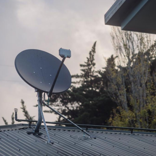 Provide telecommunications services safely on roofs – Traffic Control ...